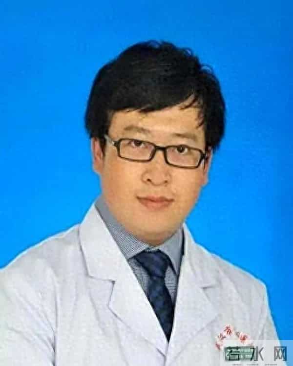 李文亮老婆：“新冠吹哨人”李文亮离世后，他的妻子付雪洁，如今生活过的怎样