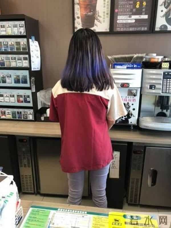 酒店小姐：吐槽大会：酒店妹被控榨干台商5千万 反呛“小姐就该被玩弄？”