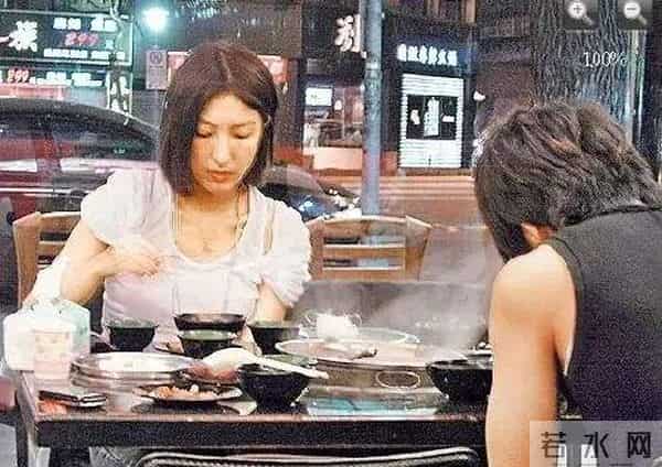 杨谨华怀秋:杨谨华的璀璨情史,靠美貌征服了6个男人,嫁石油大亨获幸福婚姻