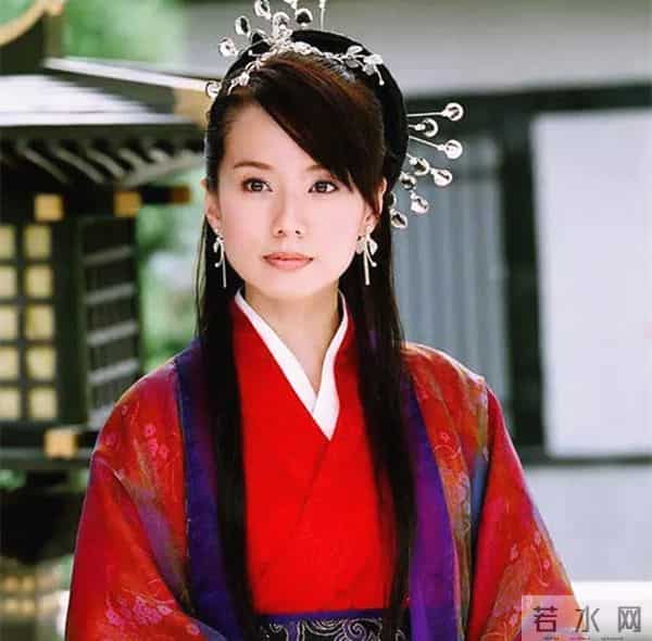 林湘萍：43岁林湘萍近照宛如少女，比小3岁老公显年轻，一对子女乖巧可爱