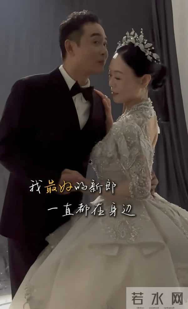 凤冠霞帔婚纱照