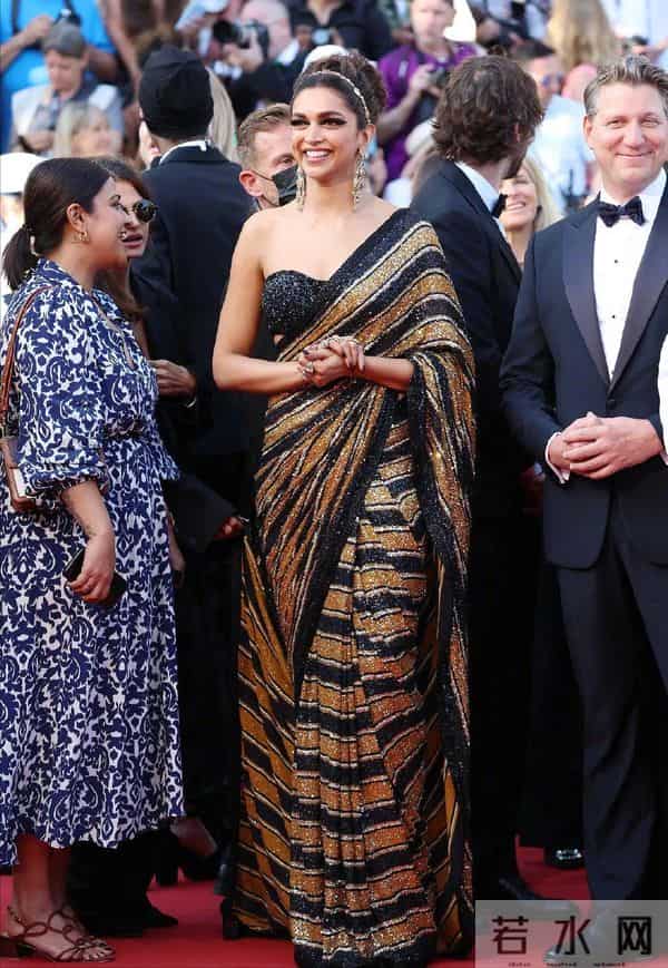 嘎纳红毯:戛纳红毯来了!有人脸僵有人礼服奇葩,还有“法国毯星”抢镜