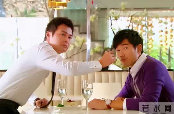 连凯老婆:52岁连凯全家定居内地,经营化妆培训中心,近照胡子拉碴男人味足