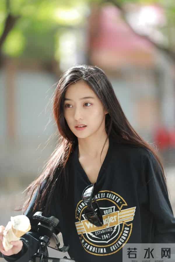 胡连馨和于适视频截图