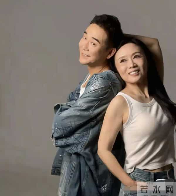 凤冠霞帔婚纱照