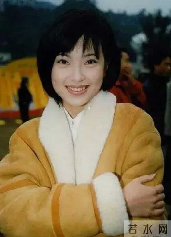 傅明宪微博：退圈23年，最美古装女神近照曝光吓坏网友：她怎“沦落”成这样？