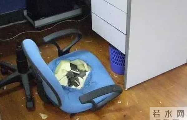升降椅爆炸:你坐的那张椅子,随时可能爆炸!有人被炸飞!赶紧自查