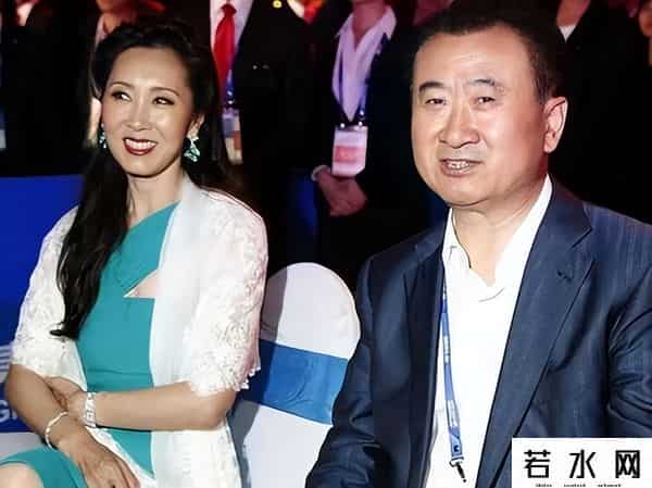王思聪没想到，71岁父亲王健林上黑名单，他却在日本潇洒挥霍