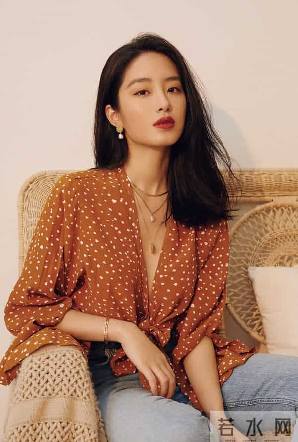 q姓女星:24小时6个瓜,曝杨采钰、陈金飞已离婚,曝魏大勋、秦岚正在热恋