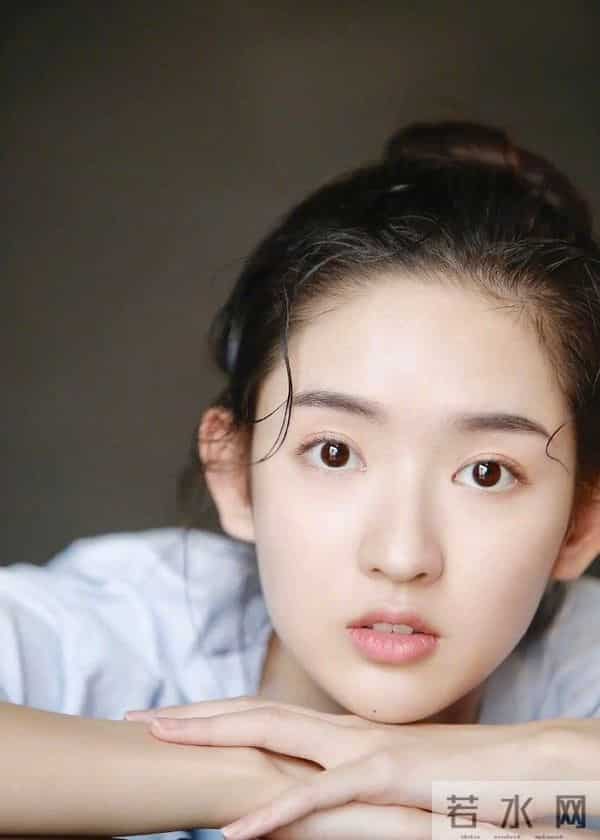 杨玏女朋友：绯闻男友有郑锐彬、胡波、肖战、徐正溪，杨玏的女友王玉雯不简单