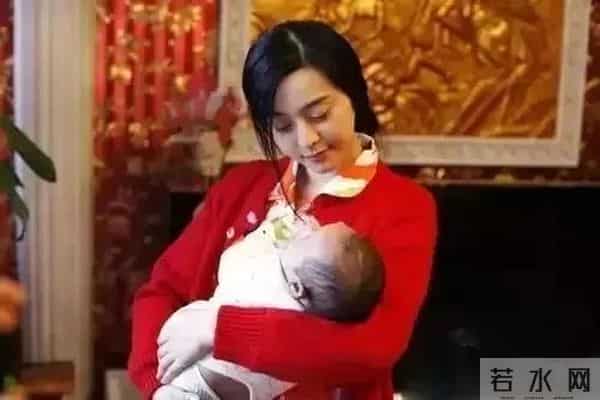 王小蒙喂奶：这些明星真空上镜，喂孩子奶喝，导演也连马赛克都不打