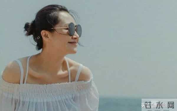 许晴穿11年前旧衣服拍写真