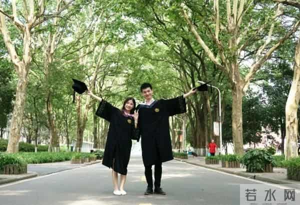 为我复读一年的男朋友