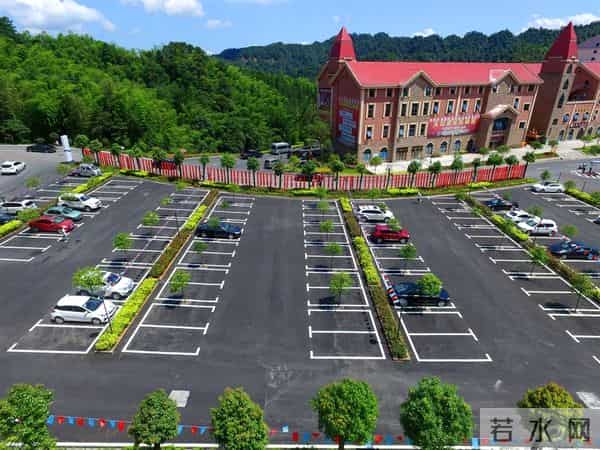 隆鑫花漾的山谷