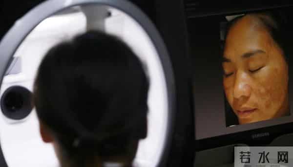 丽水小三:原配被小三划百刀毁容,还被亲生儿女告上法庭,儿子:我爸没错