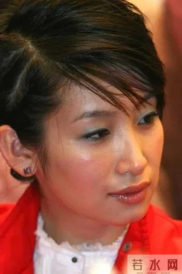 柳岩整形前后对比