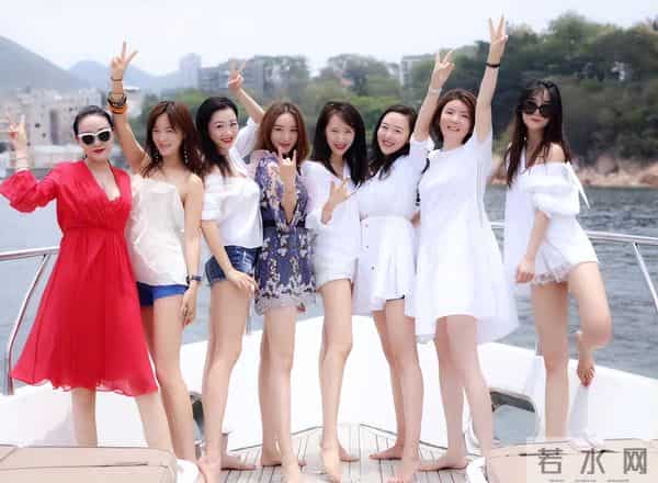 林和平多大：37岁“海藻”官宣怀三胎，手抚孕肚嘟嘴卖萌，与富商丈夫屡传婚变