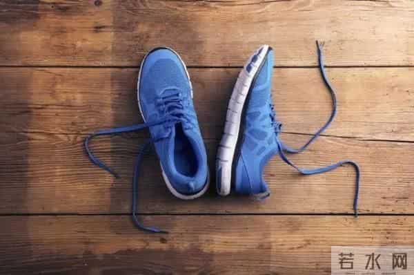 打老人的那俩2b孩子