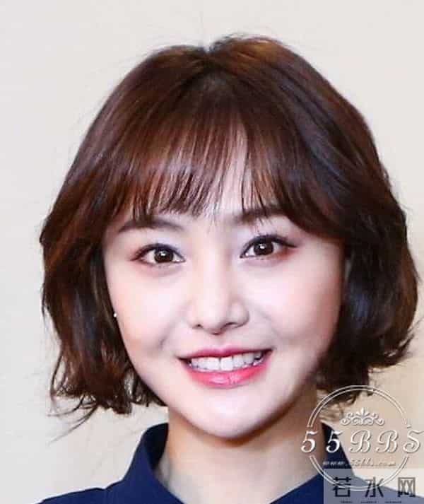 电眼美女购物狂