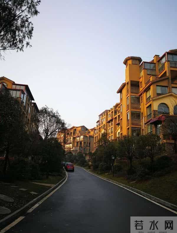 隆鑫花漾的山谷