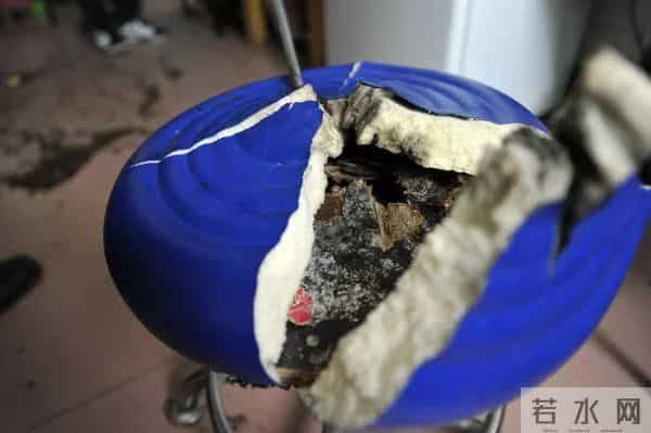 升降椅爆炸:你坐的那张椅子,随时可能爆炸!有人被炸飞!赶紧自查