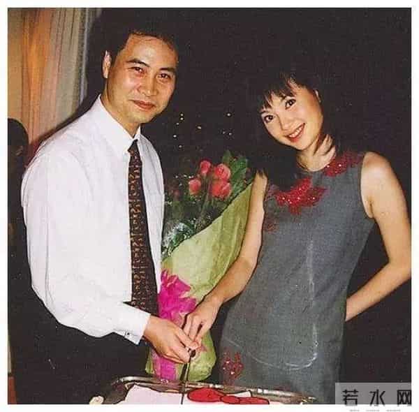 傅明宪微博：退圈23年，最美古装女神近照曝光吓坏网友：她怎“沦落”成这样？