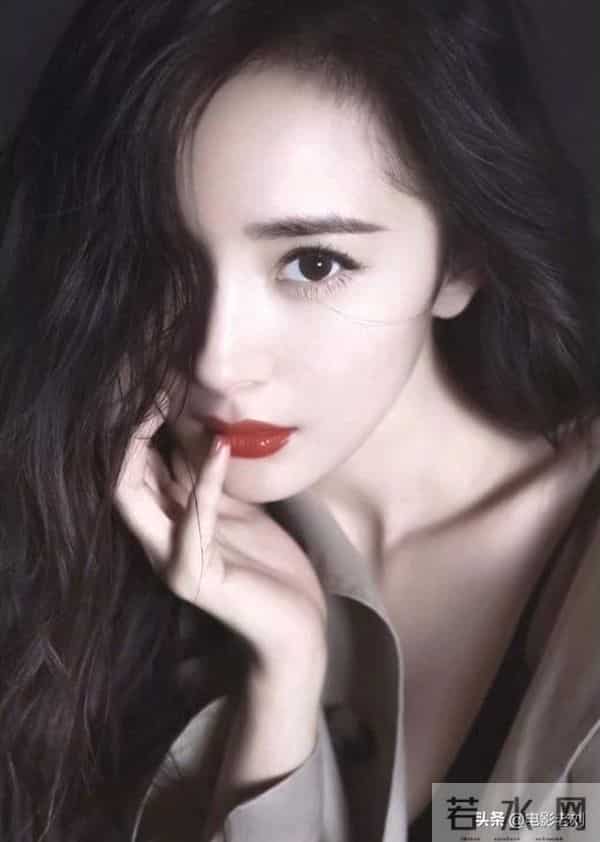 杨幂养了两个小鬼