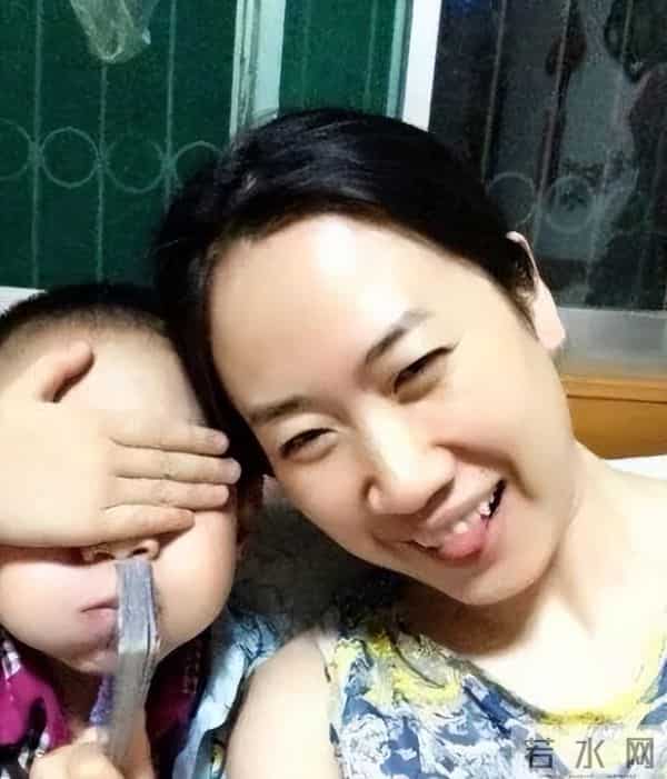 芙蓉姐照片：18年前，曾火爆全网的初代网红“芙蓉姐姐”，如今怎么样了？