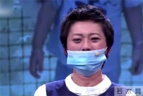 老虎伤人女主角摘口罩