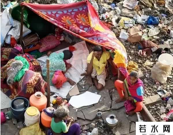印度才是基建狂魔？5天建3万厕所耗资万亿，却仍有6亿人露天排便