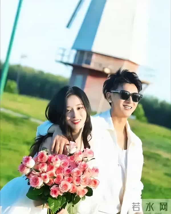 娇俏新娘:甜晕!徐艺洋试 12 套婚纱为黄子韬备婚,身材竟被质疑 “风格不贴”