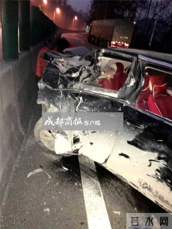 成渝立交内侧车祸