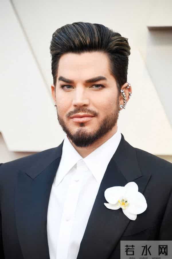 亚当兰伯特喜欢男的还是女的