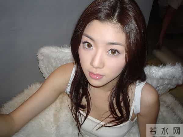 朴寒星吧：太惨！韩美女明星疑被丈夫泄露私密视频，竟遭网暴辱骂至退圈