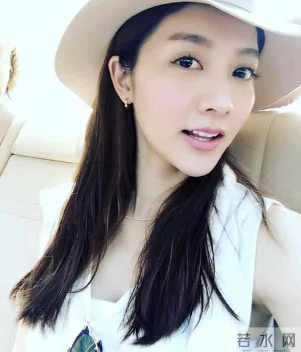 吴亚 馨：“模特女神”吴亚馨