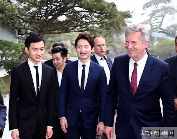 罗昊年龄：_蛋糕大王_罗红迎58岁生日，小女儿妞妞颜值惊艳，长子罗昊缺席