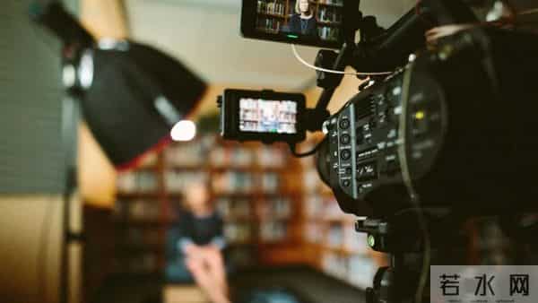 董卿举重：三联和南方周末，今天官宣联合了