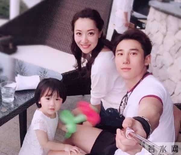 白冰前夫:白冰前夫回应离婚,会共同照顾女儿成长,否认与郑元畅不实传闻