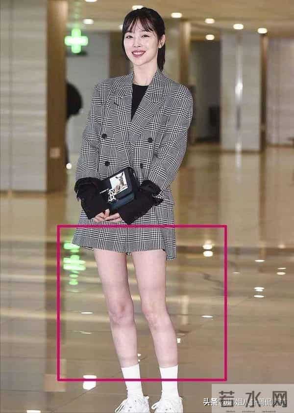 韩素希晒绘画作品被担心精神状态