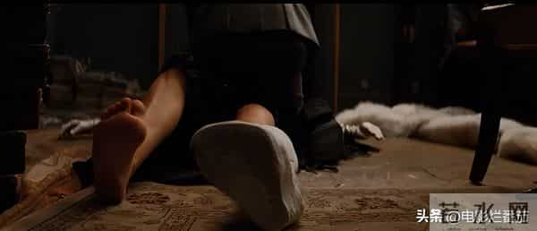 恋足片:1万美金舔脚半小时?导演昆汀被曝恋足癖,影片多次出现脚的场景