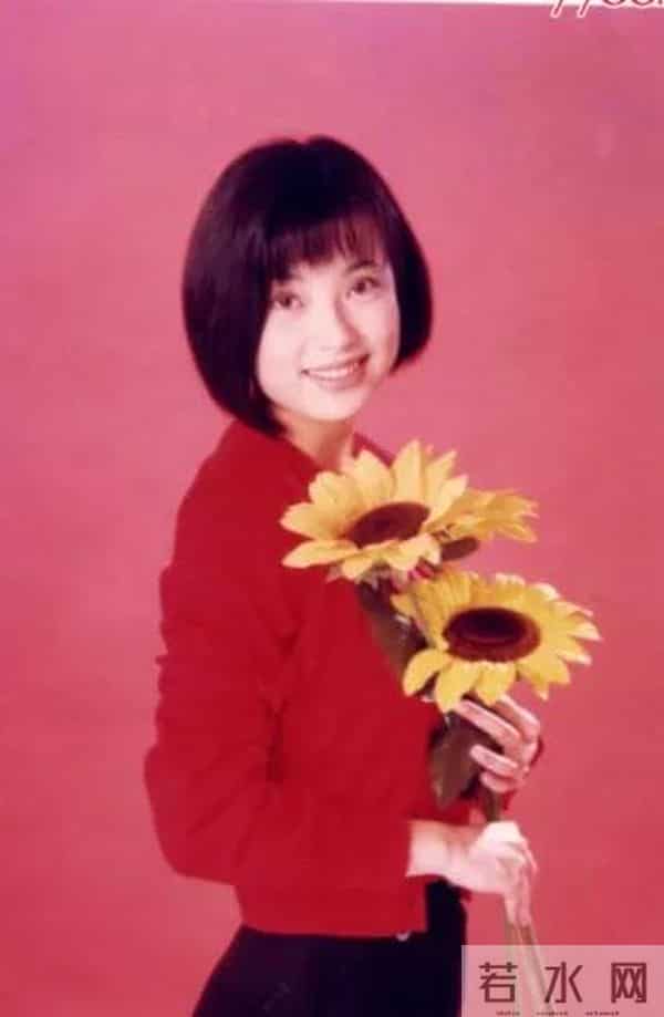 傅明宪微博：退圈23年，最美古装女神近照曝光吓坏网友：她怎“沦落”成这样？