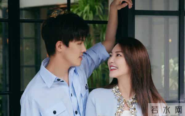 吴京两次拒绝并躲开女嘉宾挽手