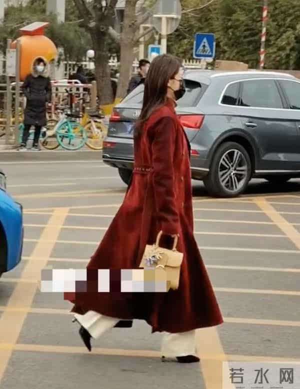 陈坤春晚：央视春晚首次大联排！刘欢满头白发，刘涛提万元包，陈坤穿拖鞋