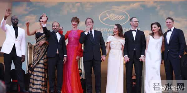 嘎纳红毯:戛纳红毯来了!有人脸僵有人礼服奇葩,还有“法国毯星”抢镜
