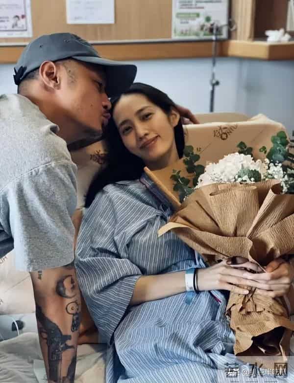 月事妹是谁:何超莲否认婚变 - “豪门赘婿”不好当,感情混杂利益,狗血一地?