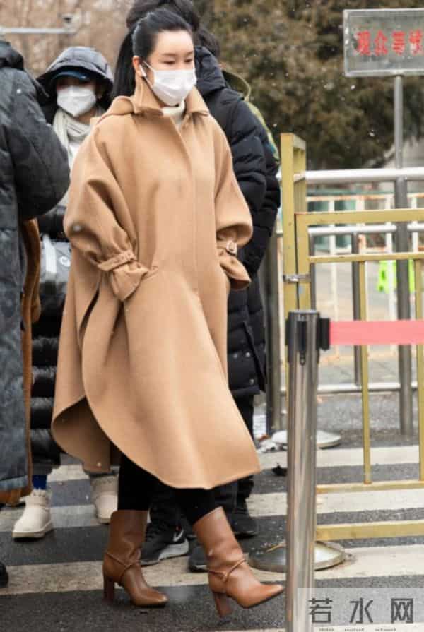 陈坤春晚：央视春晚首次大联排！刘欢满头白发，刘涛提万元包，陈坤穿拖鞋