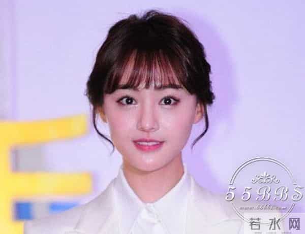 电眼美女购物狂