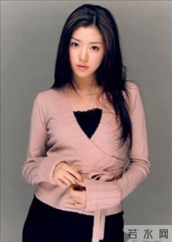 朴寒星吧：太惨！韩美女明星疑被丈夫泄露私密视频，竟遭网暴辱骂至退圈