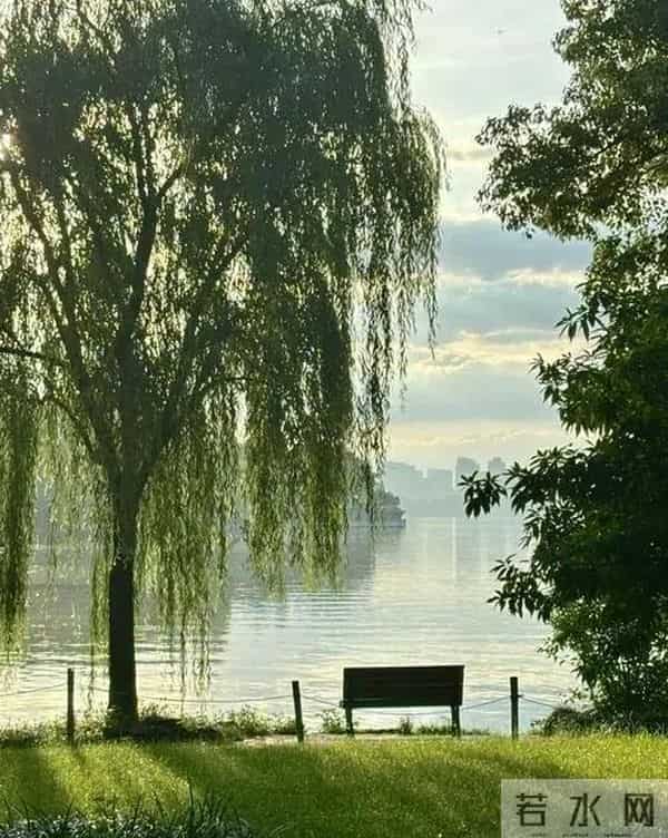 心理疾病测试心理测试:心情不好时找哪个地方坐下,测你有什么烦心事