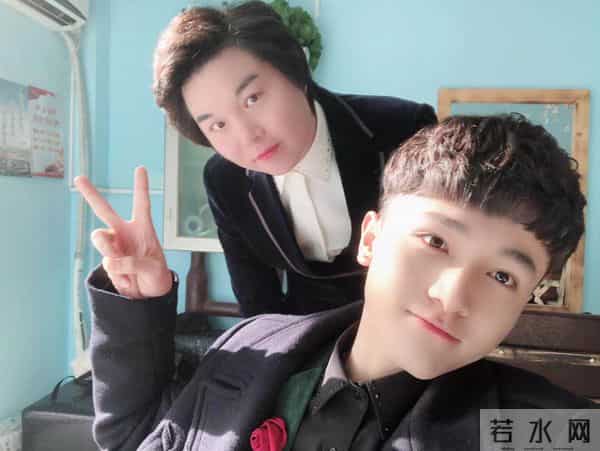 师生15年后再成师徒